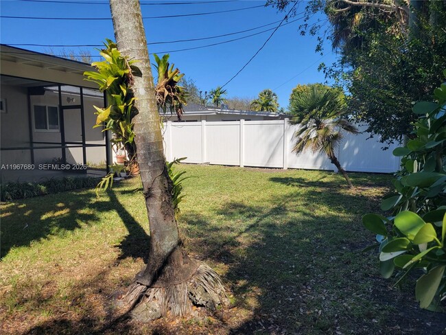 Building Photo - 11745 SW 81st Rd