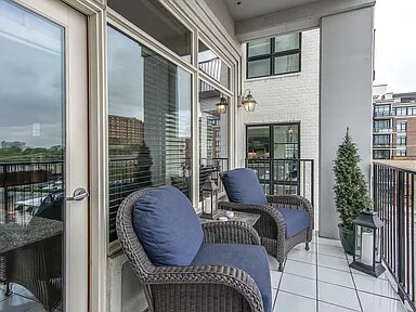 Building Photo - 117 30th Ave N