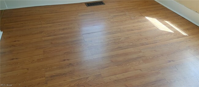 Building Photo - 956 Grant Ave