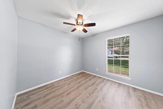Building Photo - 4498 Parkwood Ln