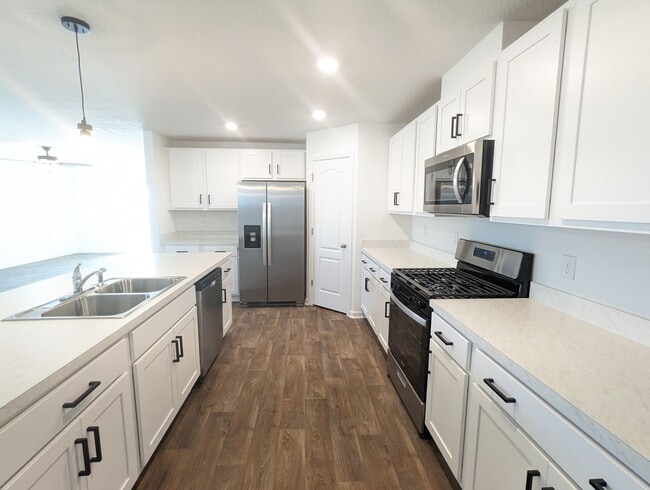 Building Photo - 232 Encanto Wy