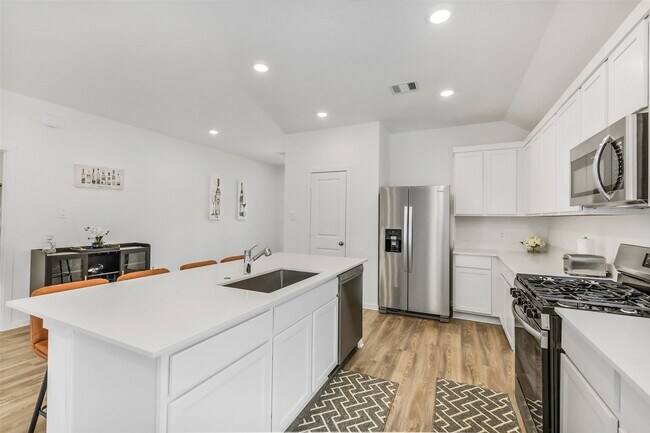 Building Photo - 3126 Stonebriar Dr
