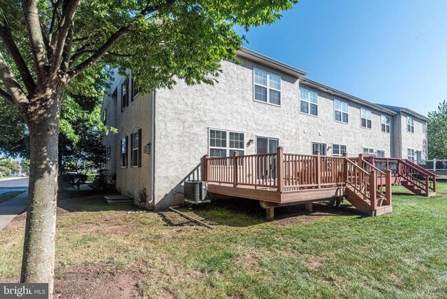 Building Photo - 107 Riverside Dr