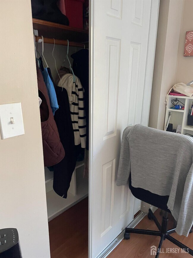 Building Photo - 5192 Beech Ct