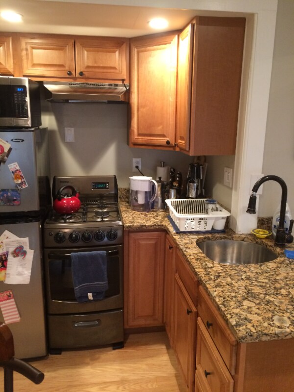 Building Photo - 16 River St