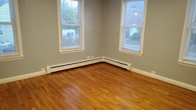 Building Photo - 11 Jackson St