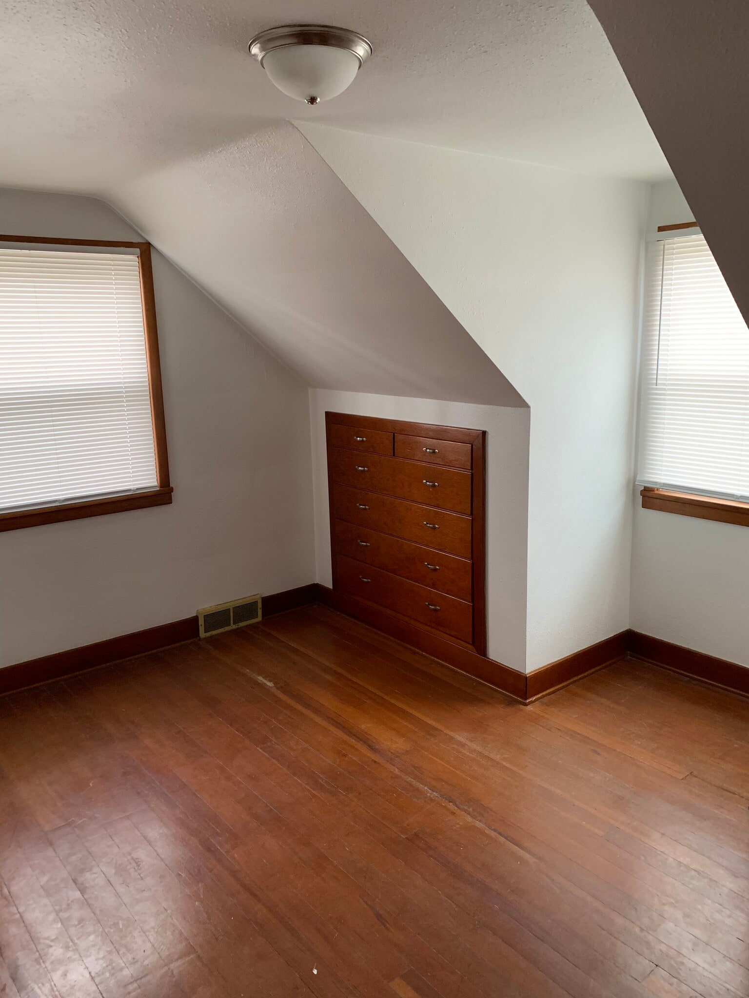 Bedroom 1 (pic 1) - 106 N 1st Avenue