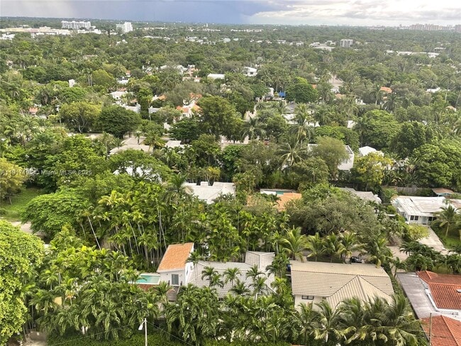 Building Photo - 780 NE 69th St