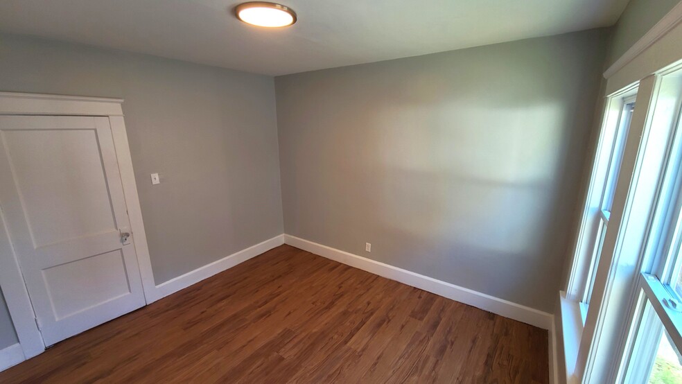 Bedroom 2 - 3 Thomas St
