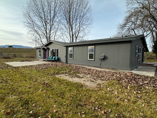 Primary Photo - 2434 Wyoming St