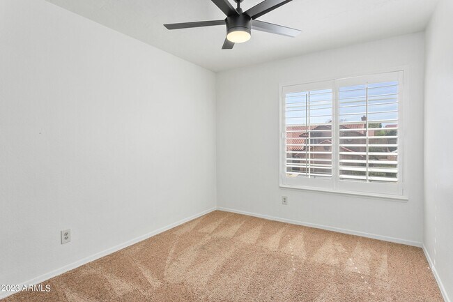 Building Photo - 1806 E Redfield Rd