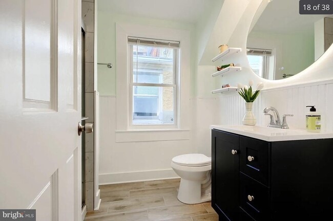 Building Photo - 1026 Riverside Ave