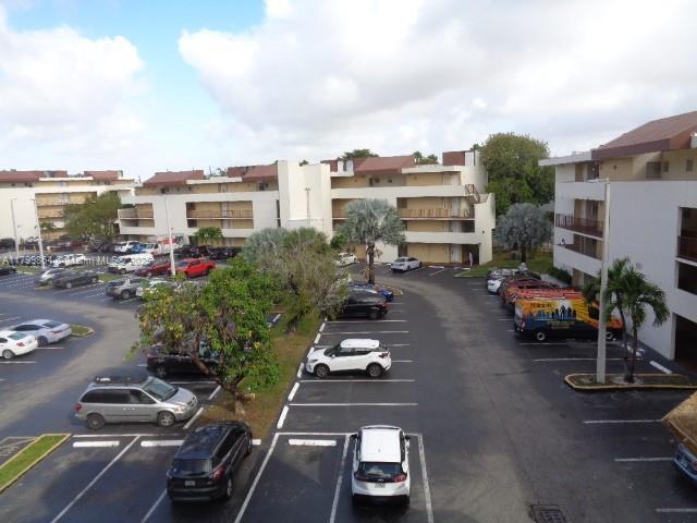 Building Photo - 8820 Fontainebleau Blvd