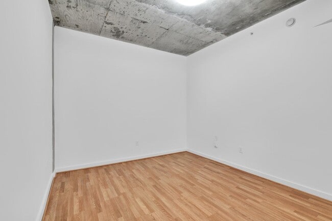 Building Photo - 300 S Australian Ave