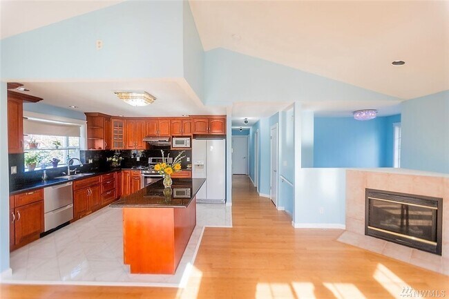 Building Photo - 4216 S Eddy St