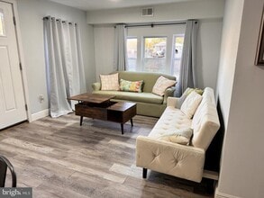 Building Photo - 510 67th Pl