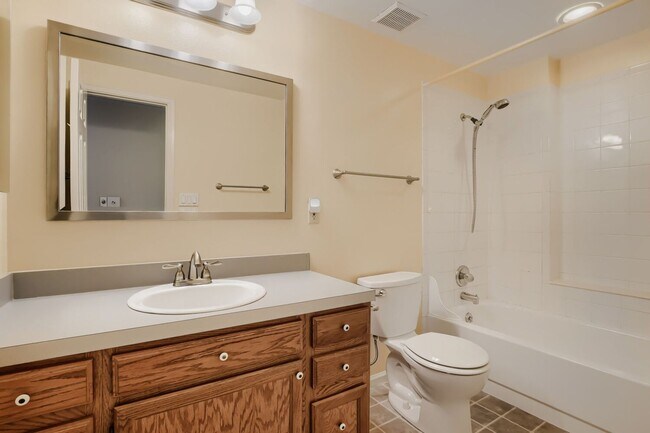 Building Photo - Gorgeous 4BD/4BA Home in Governors Ranch (Littleton, CO)- Available NOW!