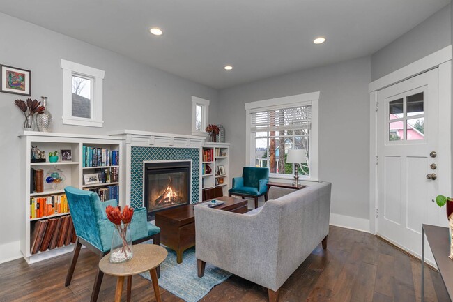 Building Photo - 4bd/3ba Seattle Home