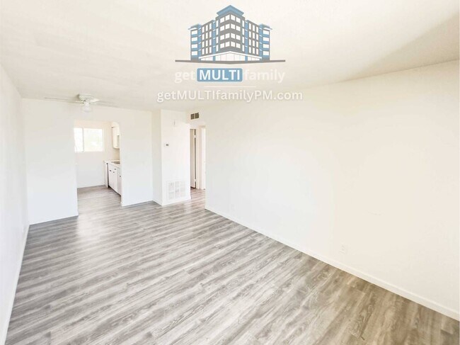 Building Photo - 7120 N 66th Dr