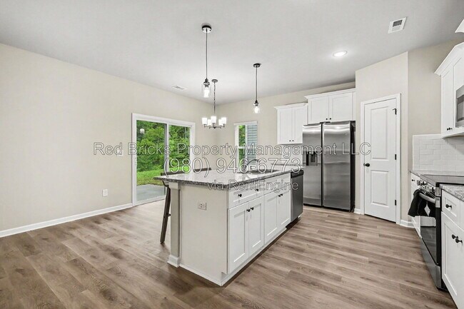 Building Photo - 2132 Clapham Ct