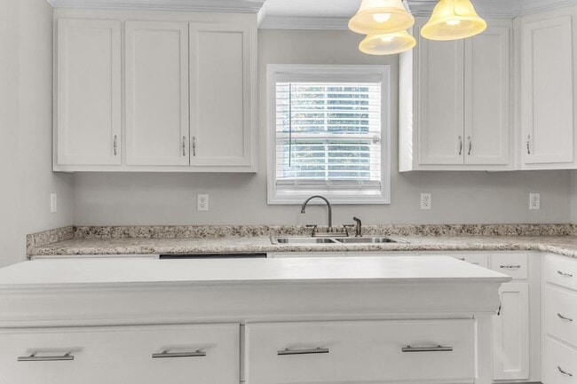 Building Photo - 1739 Eli Pl