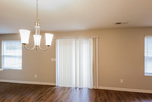 Building Photo - Spacious 4-Bedroom Calera Home