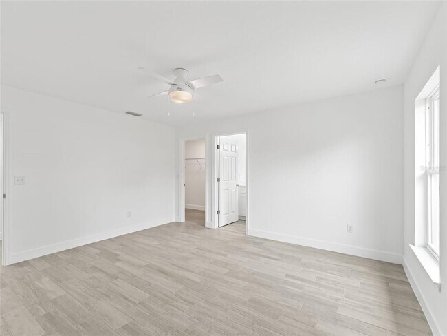 Building Photo - 563 Marion Oaks Blvd
