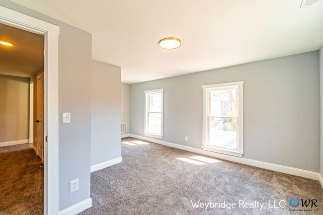 Building Photo - Beautiful, Updated Home in East End near C...