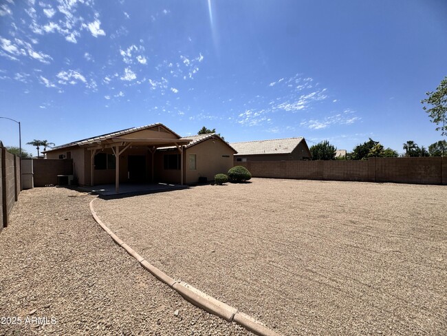 Building Photo - 9138 W Ross Ave