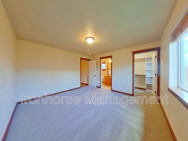 Building Photo - 103 Covey Ct