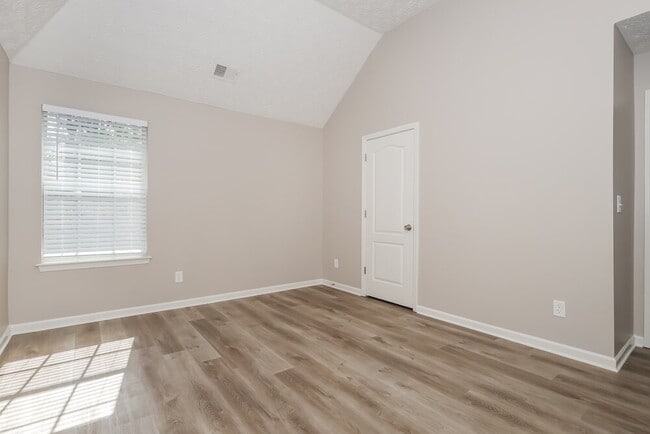 Building Photo - 162 Gabion Loop