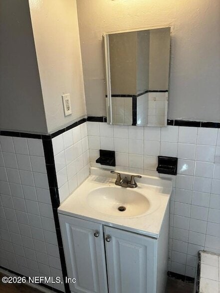Building Photo - 537 Alder St