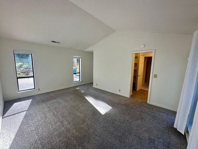Building Photo - Light Filled 4 Bedroom 2.5 Bathroom Two-St...