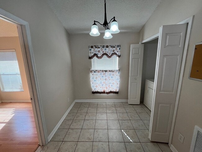 Building Photo - 1182 Sheeler Hills Dr