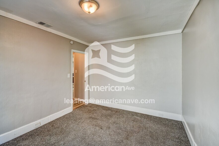 Building Photo - 625 27th St SW