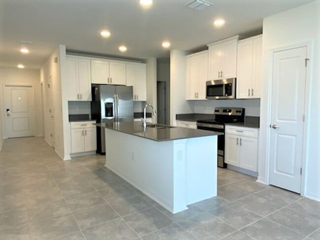 Building Photo - Gorgeous 3 Bedroom Home in the Preserve at...