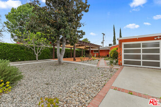 Building Photo - 6742 Sunny Brae Ave