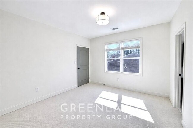 Building Photo - 830 Gaston St SW