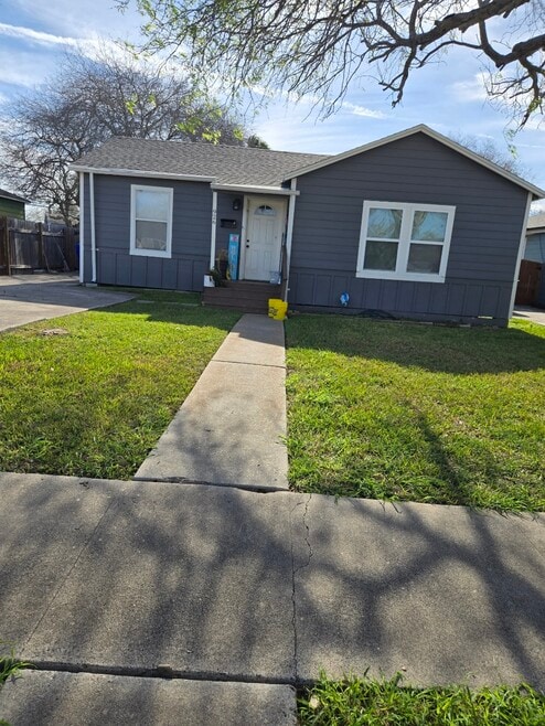 Building Photo - 926 Lum St