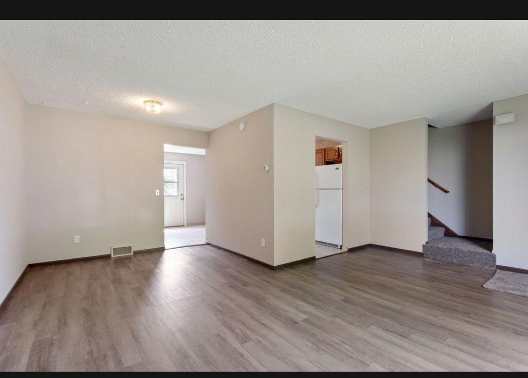 Building Photo - 605 10th Ave S