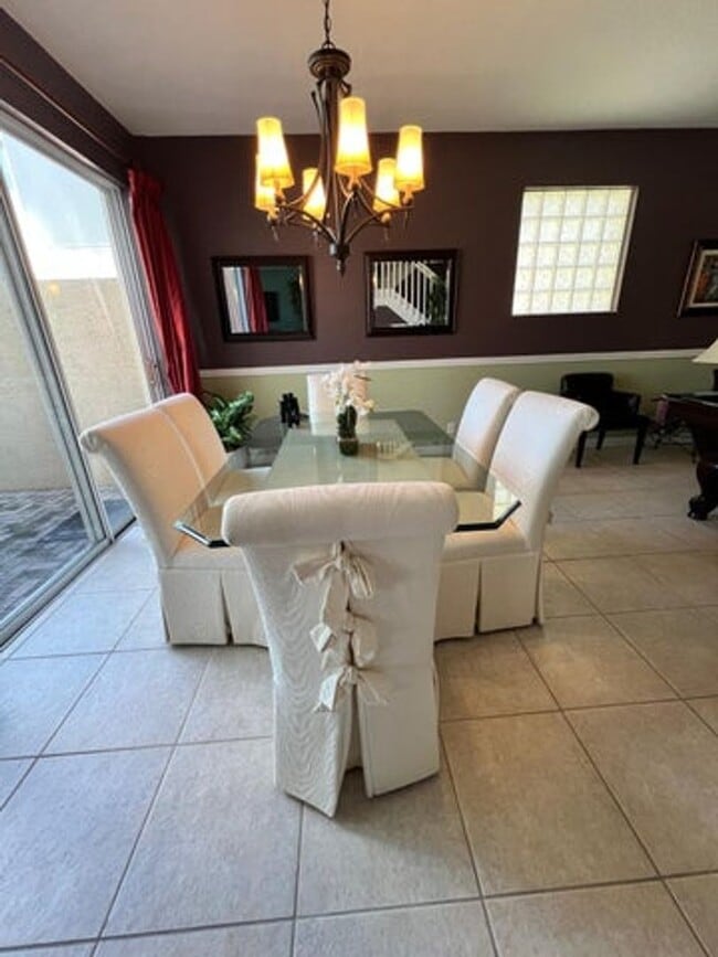 Building Photo - 217 Berenger Walk