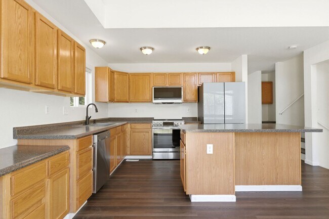 Building Photo - 3-bed + office, 2-bath home, minutes to Denver and close to outdoor recreation areas