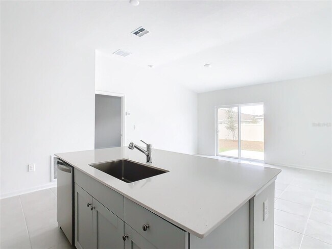 Building Photo - 421 Sandbar Ln