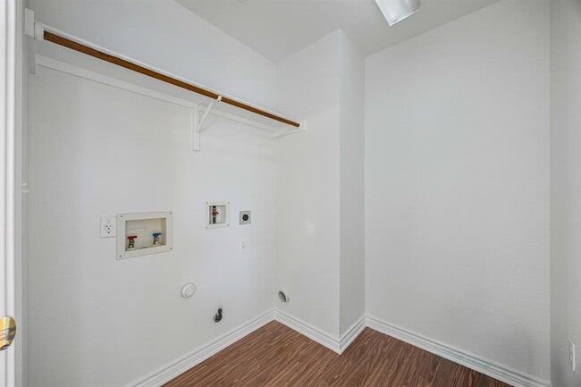 Building Photo - 6109 Club Terrace