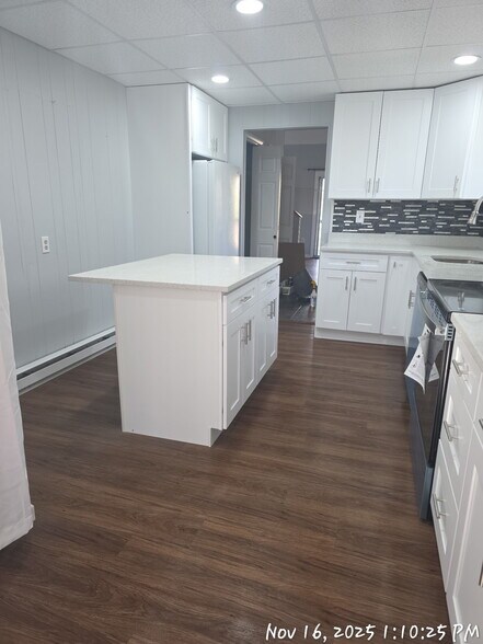 Building Photo - 1010 Eisenhower Way