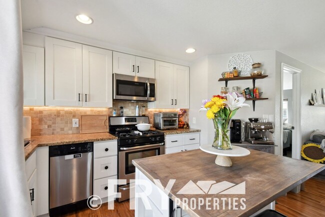 Building Photo - Updated Chaffee Park Home - Minutes from LoHi