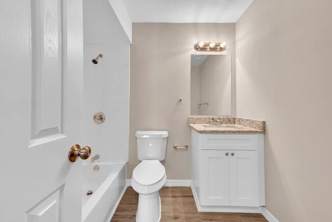 Building Photo - 6913 Voltaire Dr