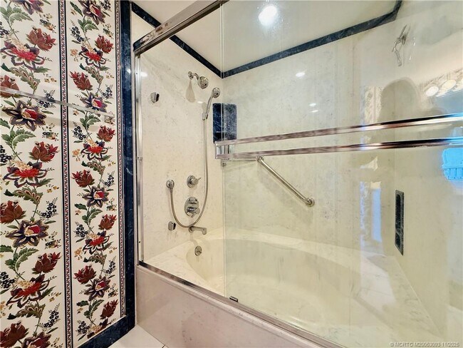 Building Photo - 9500 S Ocean Dr