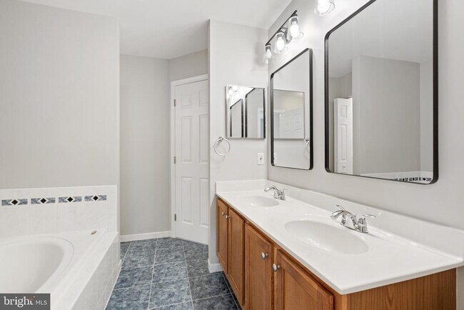 Building Photo - 26091 Lands End Dr