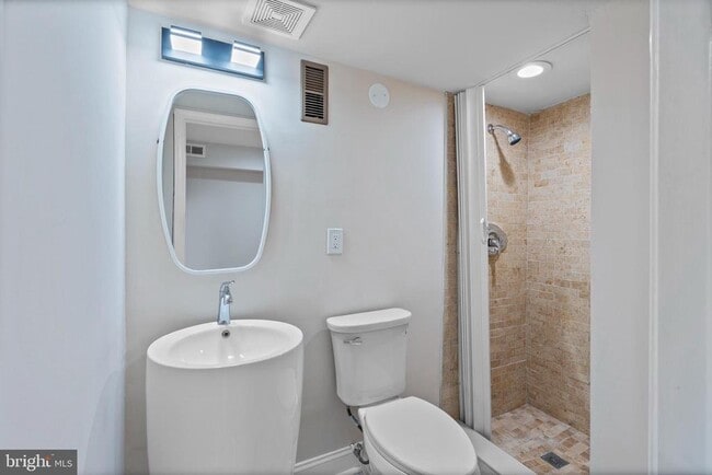 Building Photo - 919 Stiles St